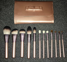 Load image into Gallery viewer, Cut Crease Queen Brush Set